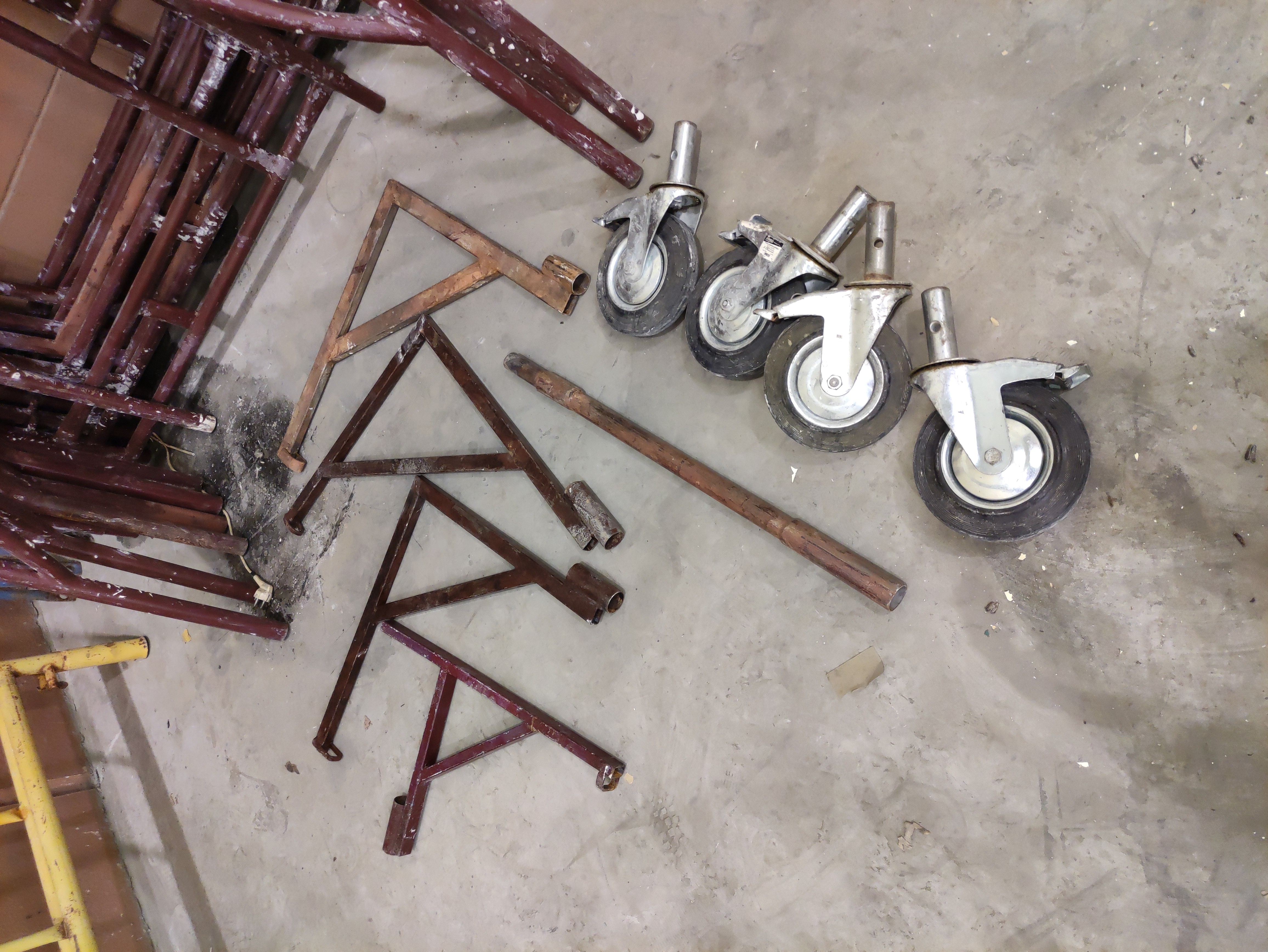 andamio montaje obra 210x130 13u 211x104 2u crucetas